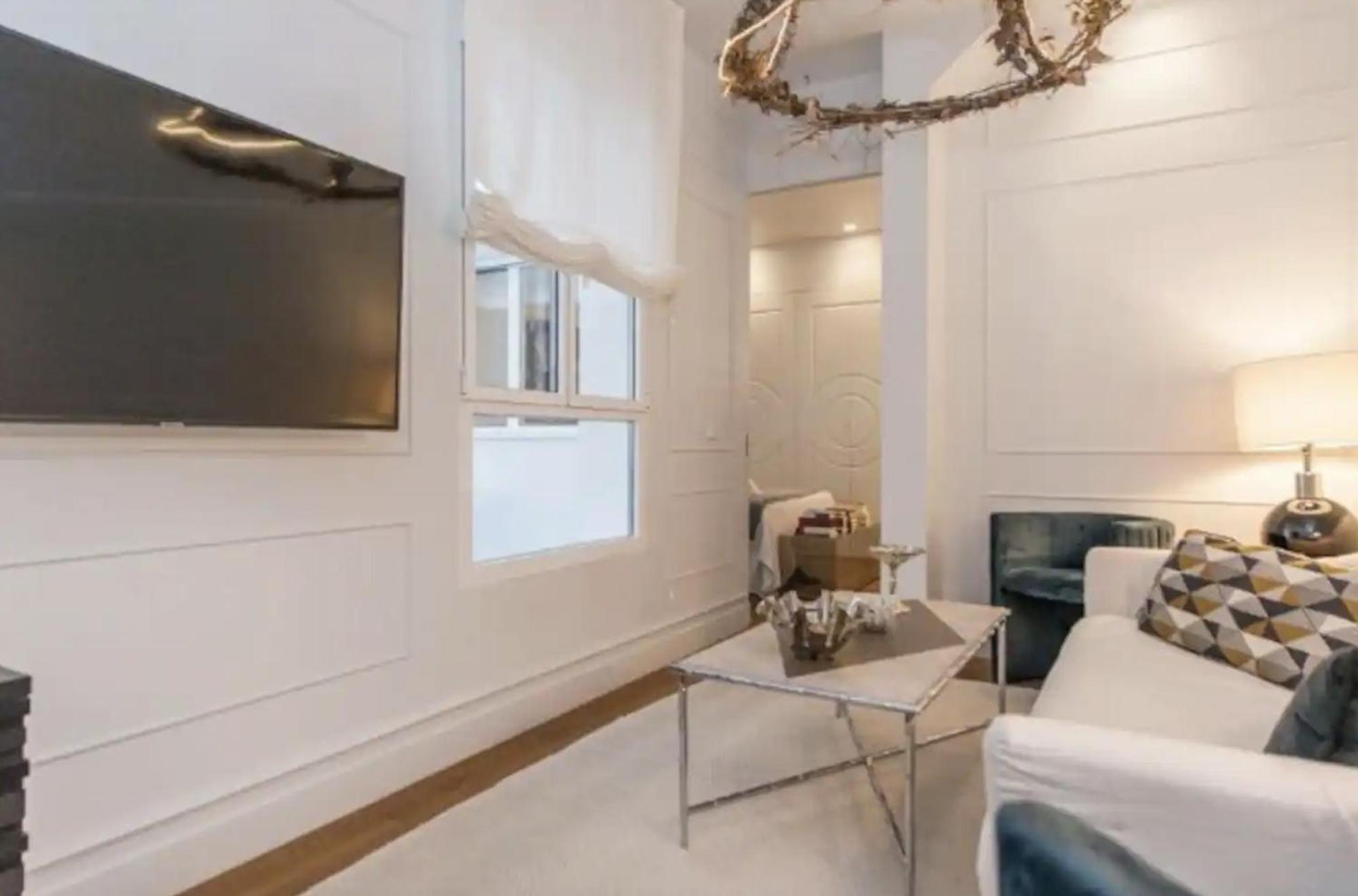 Apartmán Apartamento De Lujo En Neptuno Madrid Exteriér fotografie