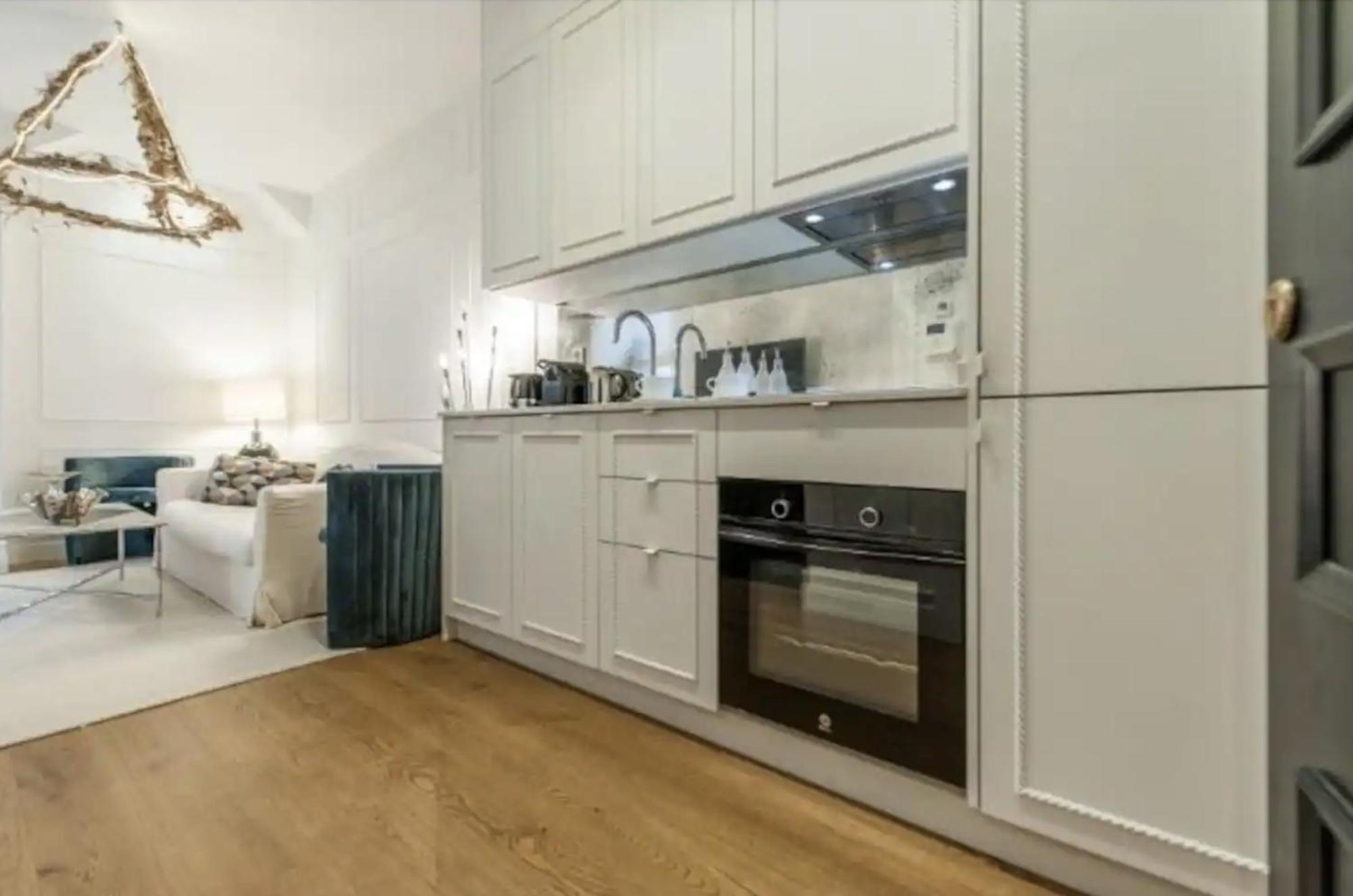 Apartmán Apartamento De Lujo En Neptuno Madrid Exteriér fotografie